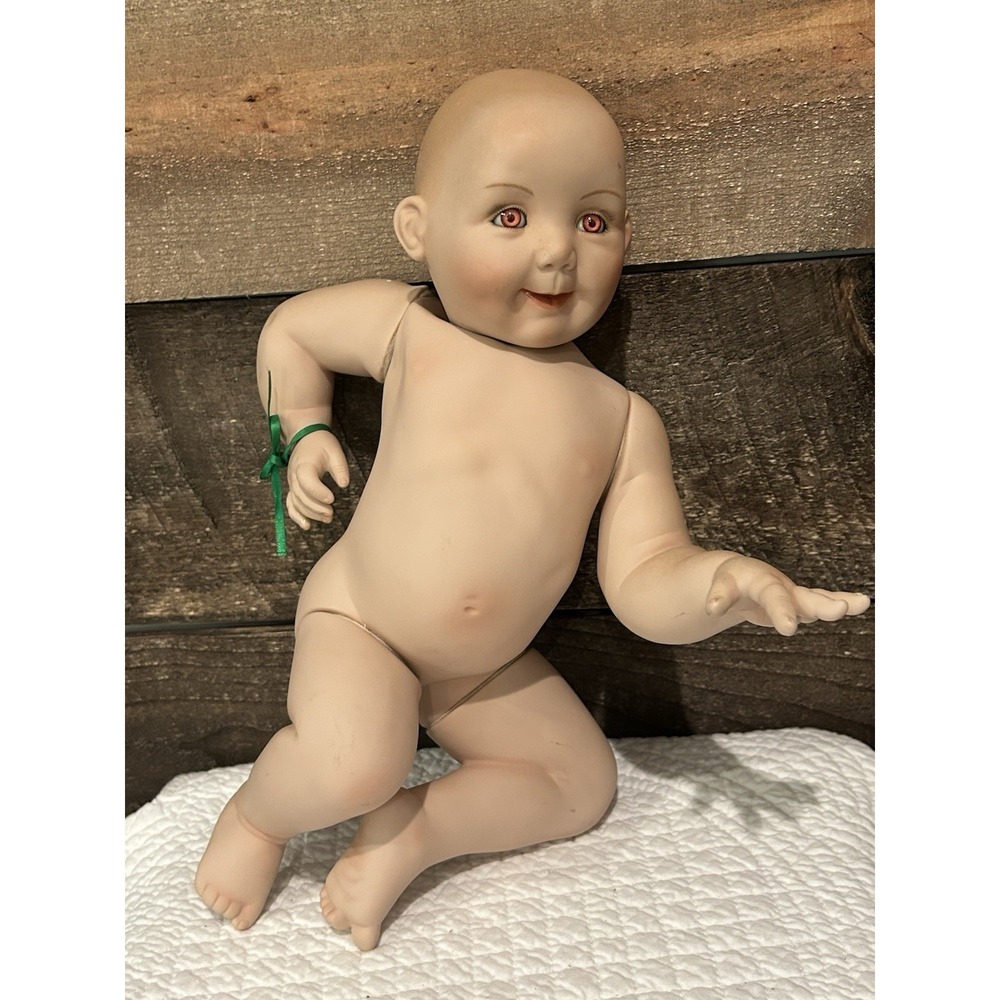 Vintage Titus Tomescu‎ Ashton Drake Baby Doll Porcelain Pink Eyes